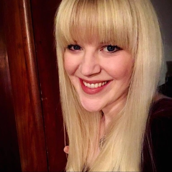 Meet your Posher, Jenipher - Picture 2 of 2